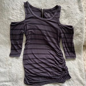 Cold shoulder maternity top